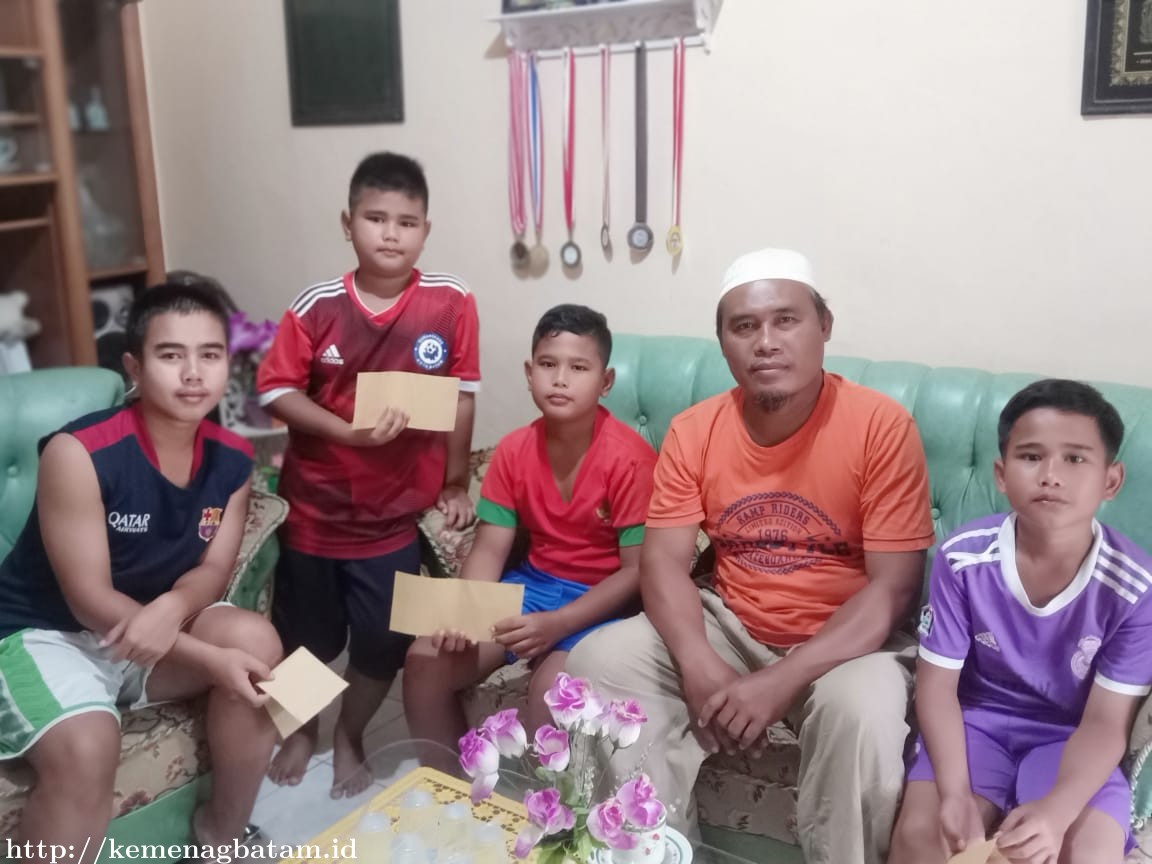 Meriahkan HAB Kemenag Batam Bagikan Santunan Anak Yatim