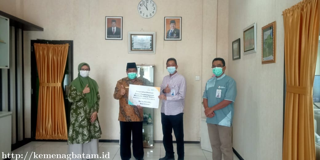 Kemenag Batam Terima Bantuan BSI Untuk Musholla Amal Ikhlas 2