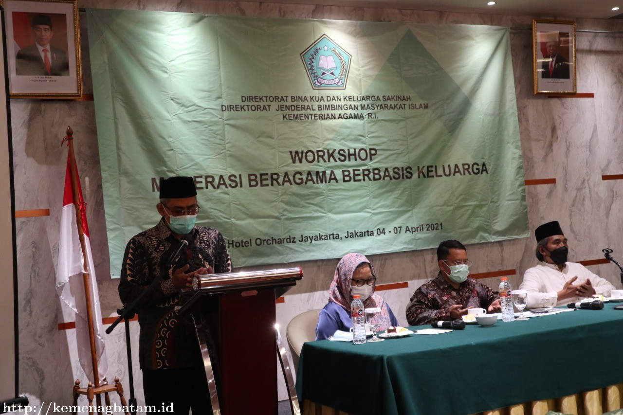 Penyuluh PNS Kemenag Batam Baca Doa Workshop Moderasi Beragama Berbasis Keluarga
