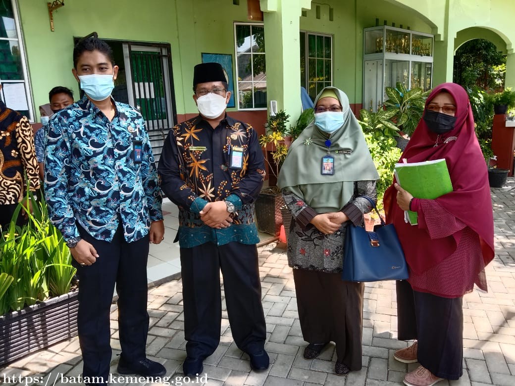 Kunjungi MA USB, Kakankemenag Kota Batam Tinjau Progress Sarana Prasarana Madrasah