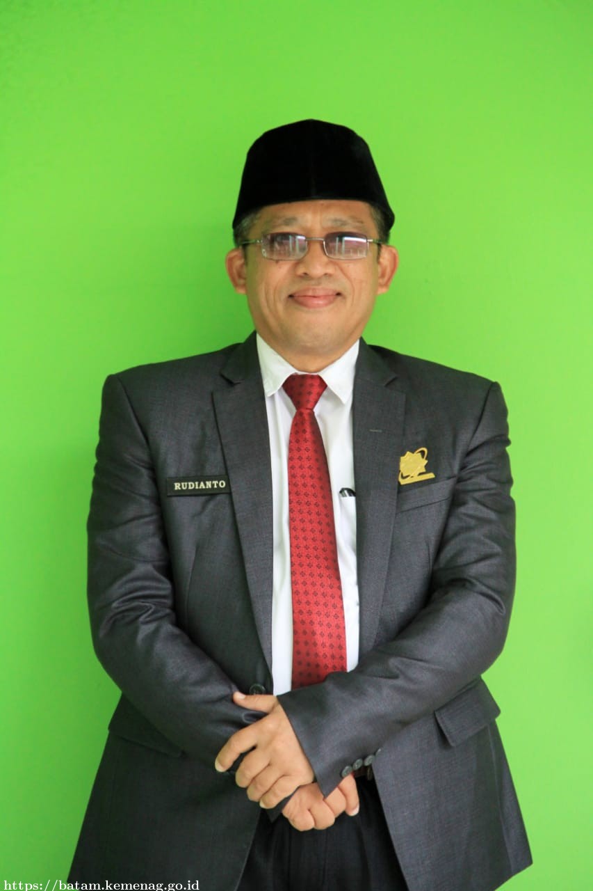 PENDIDIK : Antara Tuntutan Profesi dan Panggilan Nurani