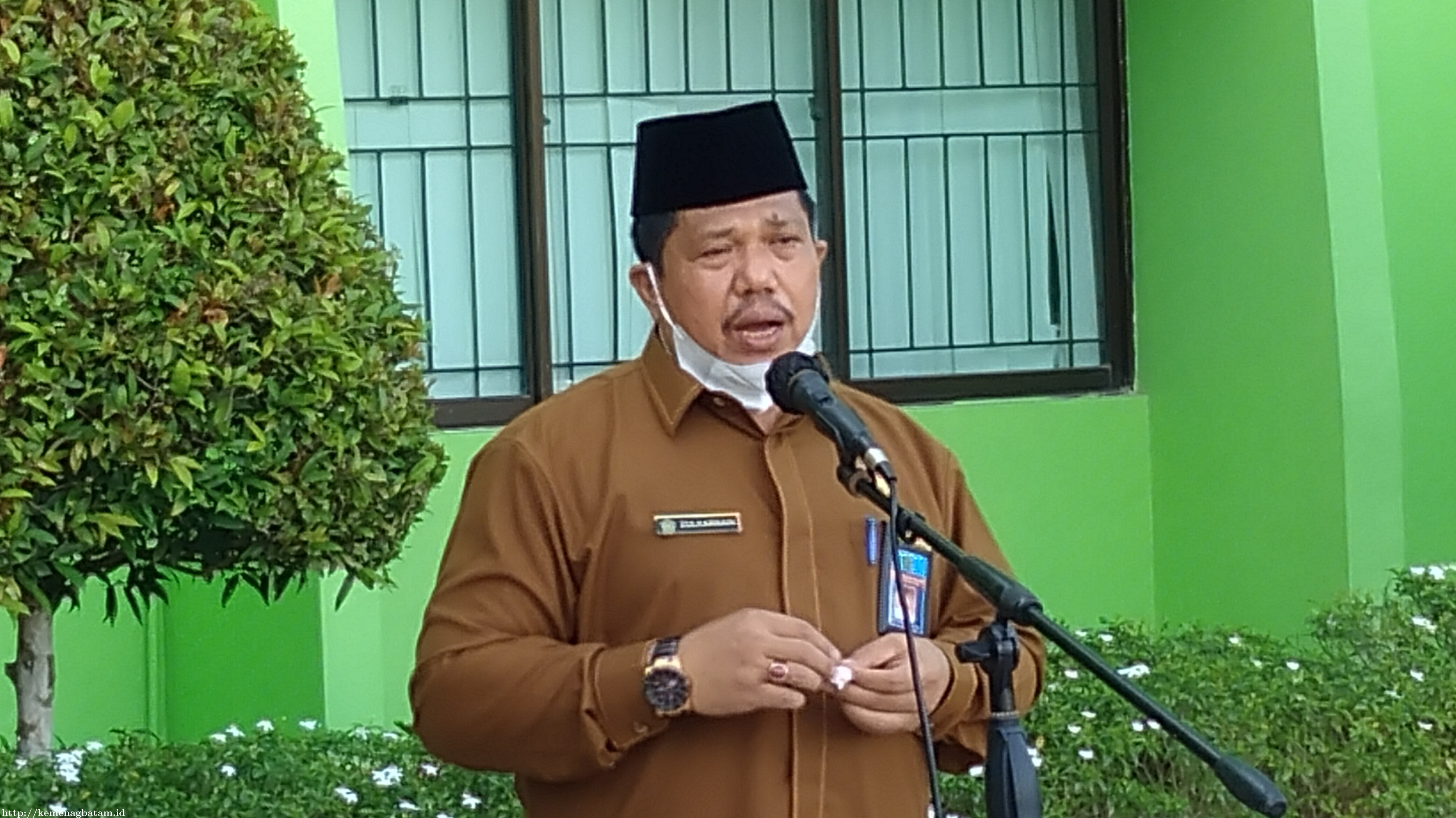 Kakankemenag Batam : Dikantor Ini Tidak Ada Berbunyi Pungutan Apapun. Nol Rupiah