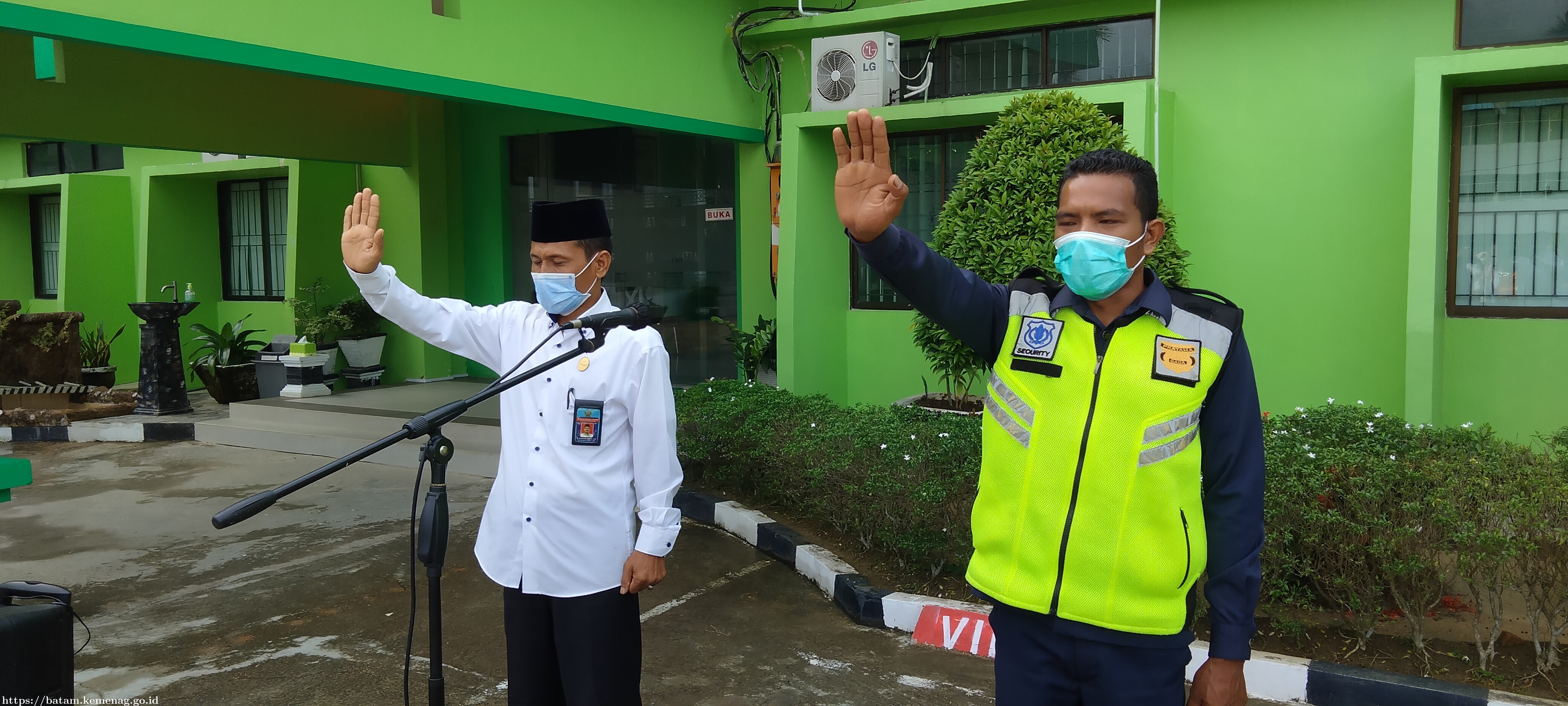 Dirham : Tangan Diatas Lebih Baik Dari Tangan Dibawah