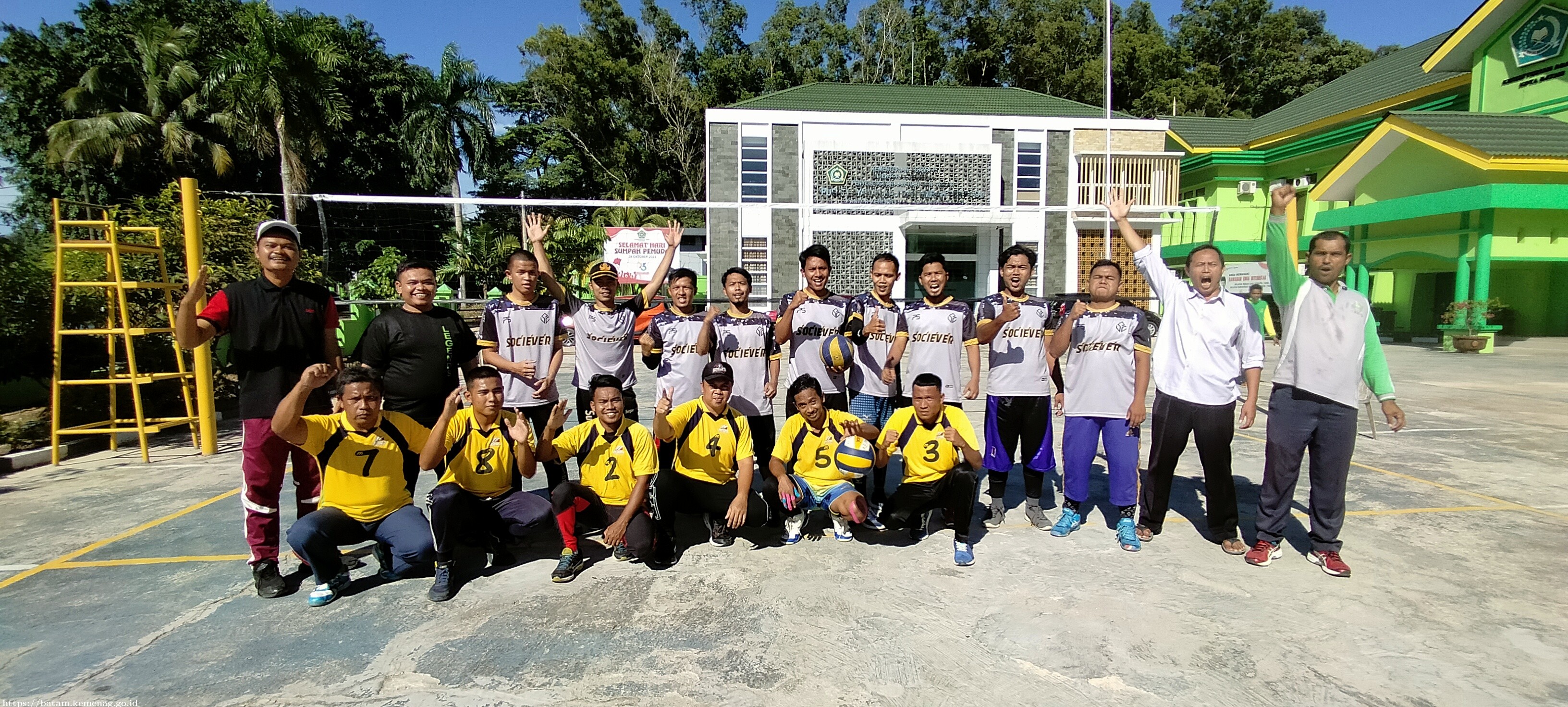Tim Voly Putra MAN IC Batam Raih Juara Pertama