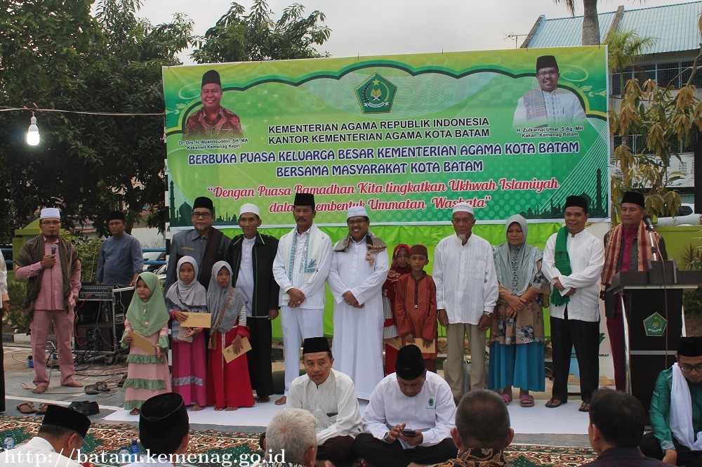 Walikota Batam Hadiri Buka Puasa Kemenag