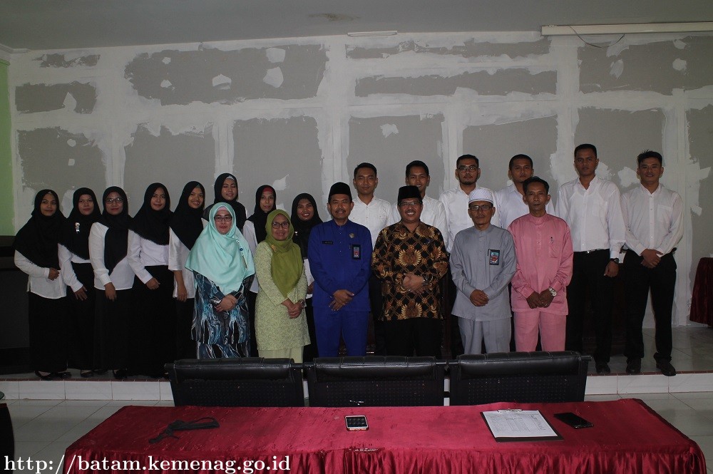 Kemenag Batam Terima 14 CPNS Baru
