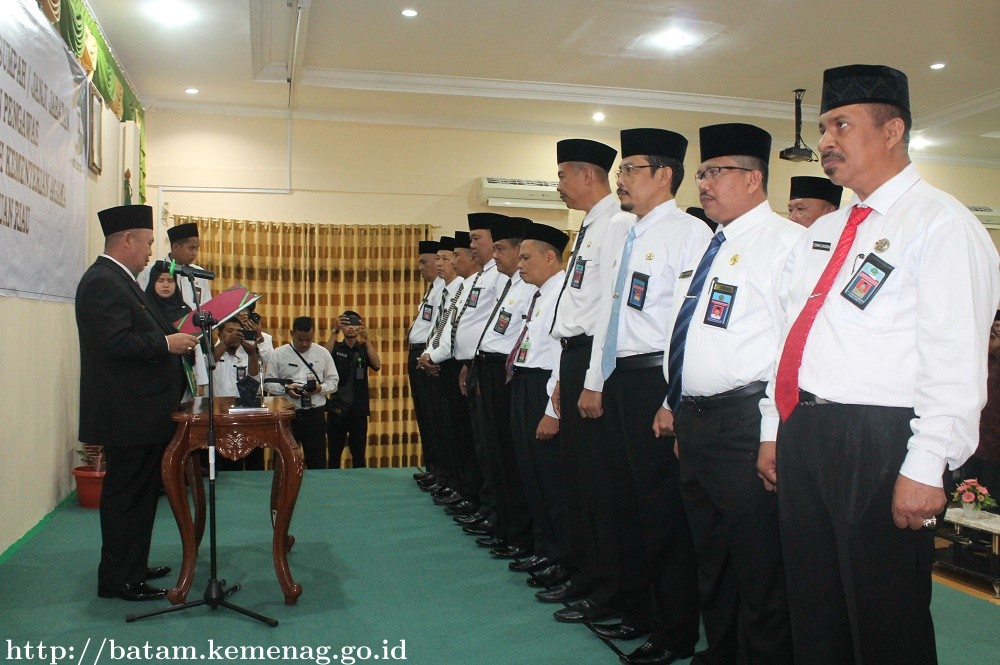 Kakanwil Kemenag Kepri Lantik Sejumlah Pejabat Eselon III dan IV