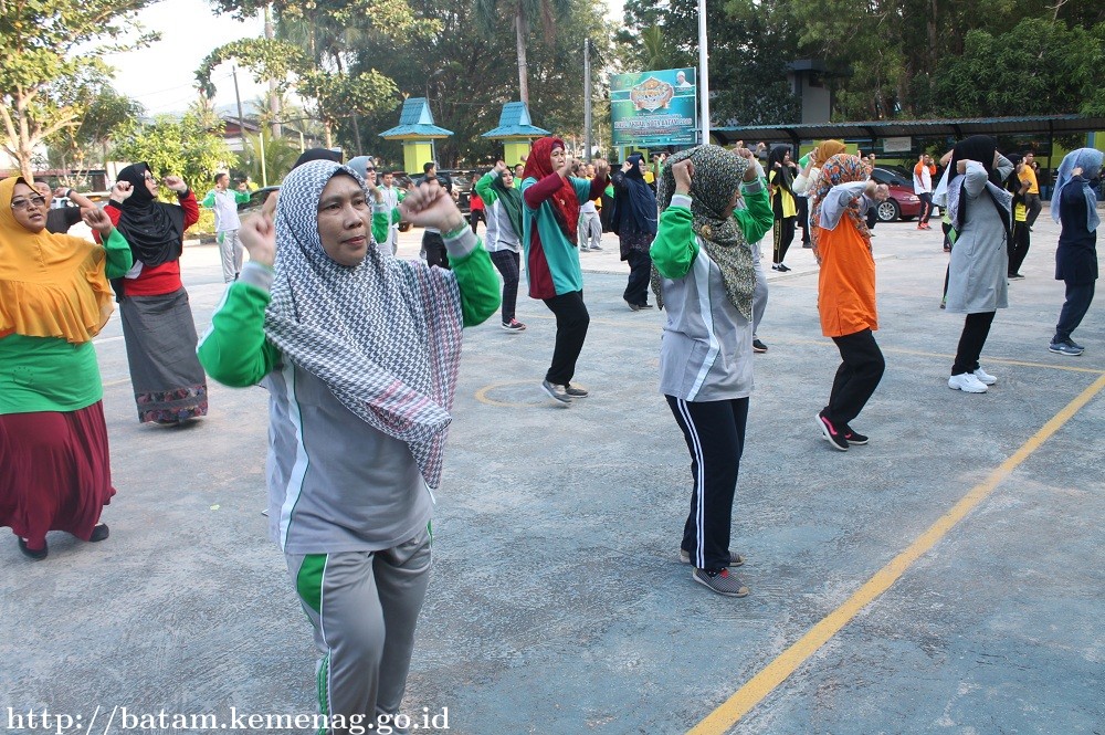 Kemenag Batam Kembali Laksanakan Olahraga Senam Pagi
