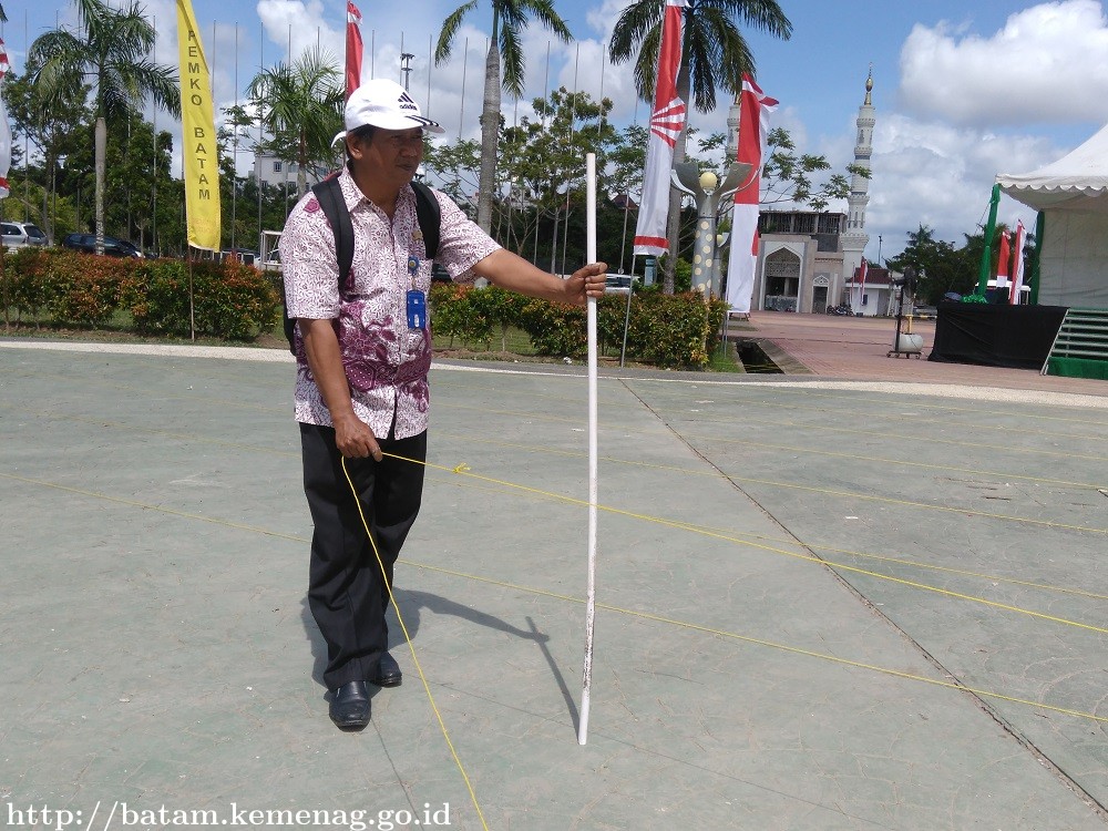 Pemasangan Tali Pembatas Shaf