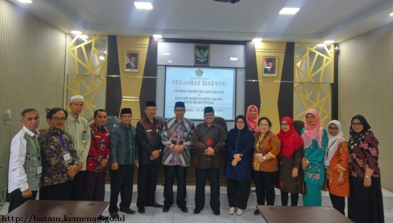 Kemenag Kota Batam Kunker ZI & RB di Kemenag Bukittinggi