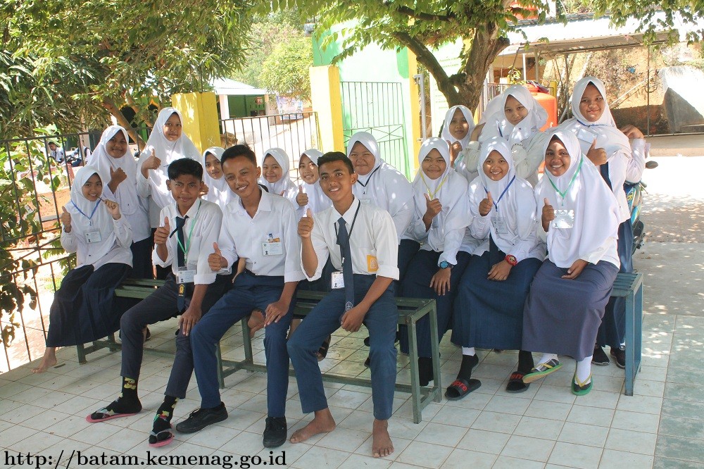 Sempat Terkendala Listrik, UAMBNBK di MTsS Manbaul Hidayah Berjalan Lancar