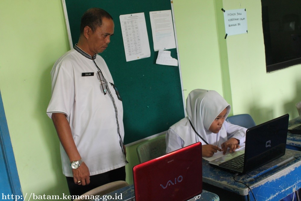 UNBK di MTs Al Madinah Berjalan Lancar