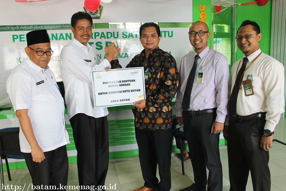 Kemenag Batam Terima Bantuan Hewan Qurban 1 Sapi dan 3 Kambing
