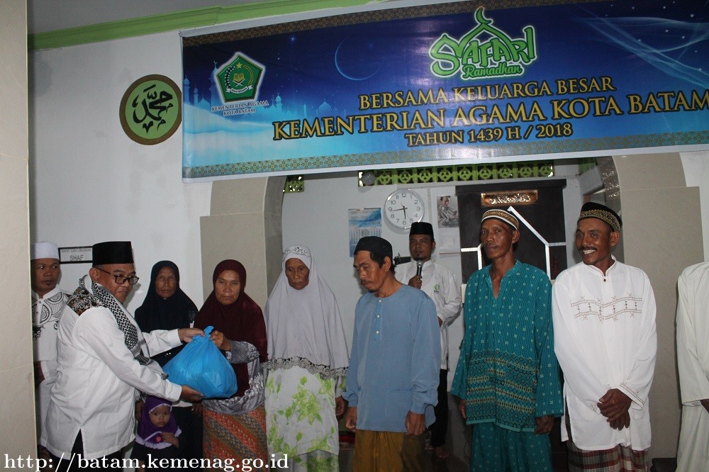 Safari Ramadhan Ke Pulau, Kemenag Bagi-Bagi Sembako