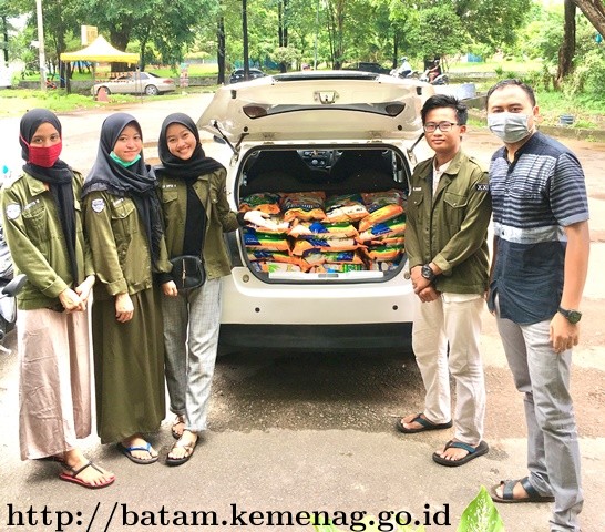 MAN Batam Berbagi di Hari Kelulusan