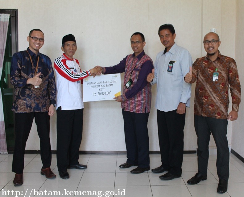 Bank Syariah Mandiri Bantu Layanan HajiTerpadu Kemenag Batam