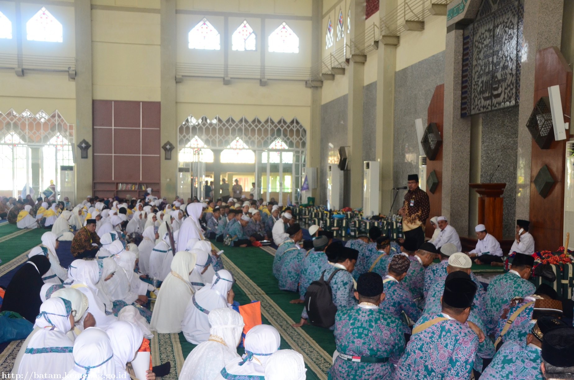 Pesan Kakankemenag Untuk Jamaah Calon Haji Kota Batam Kloter 28 BTH