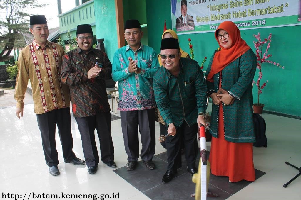 Kakanwil Kemenag Kepri Buka KSM Tingkat Provinsi di MTsN 1 Batam