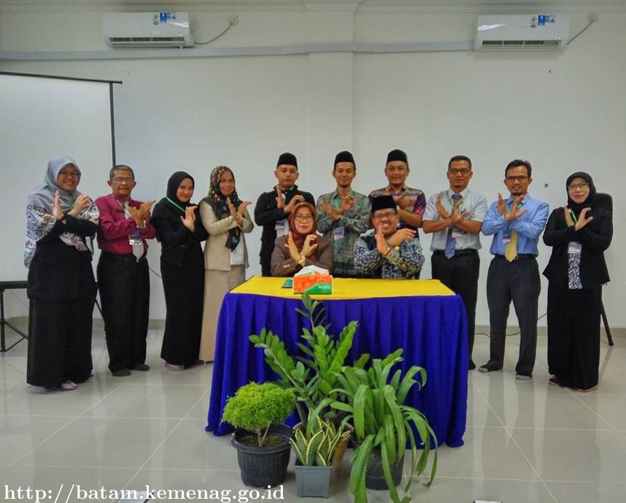 Zulkarnain Umar Briefing Pengawas Ujian Akhir Madrasah Berstandar Nasional Berbasis Komputer