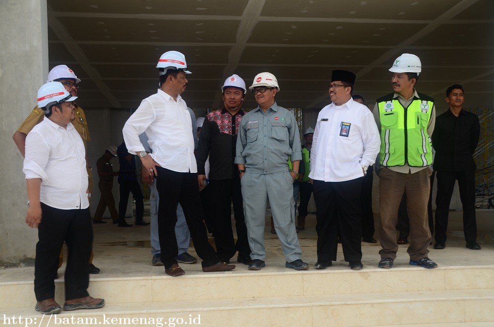 Zulkarnain Umar Dampingi Walikota Batam Meninjau Proses Pengerjaan Masjid Sultan Mahmud Riayat Syah