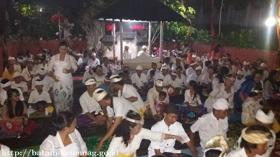 Pujawali Pura Satya Dharma Kota Batam