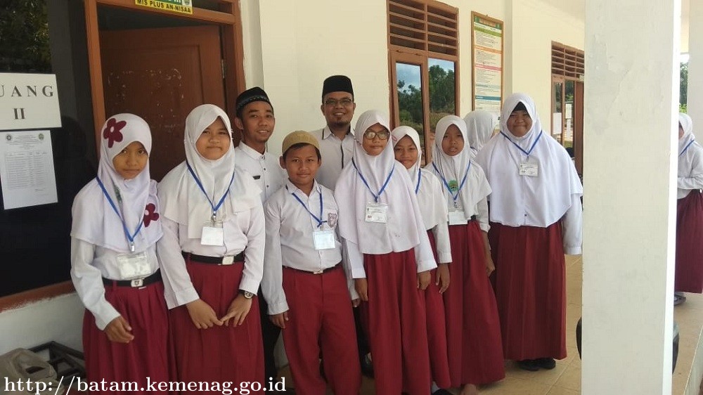 Staf Penmad Kemenag Batam Monev UABD di 2 MI Swasta
