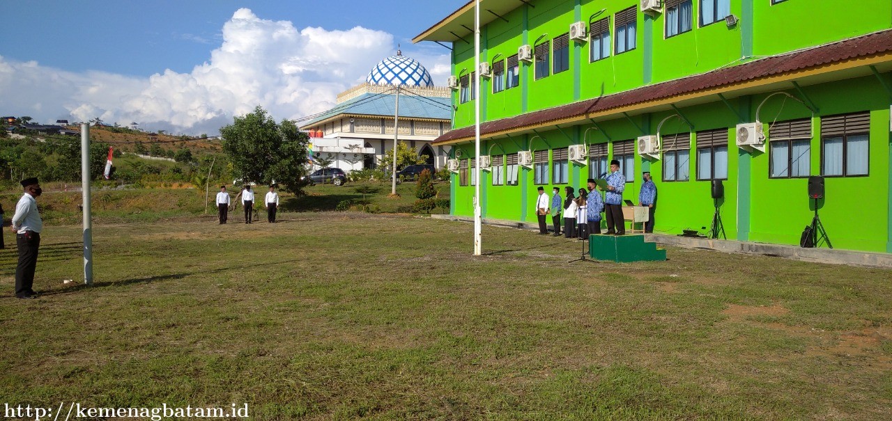 Peringati HUT RI Ke-75, Kamad MAN IC Batam Ingatkan Pentingnya Menjaga Semangat Kemerdekaan