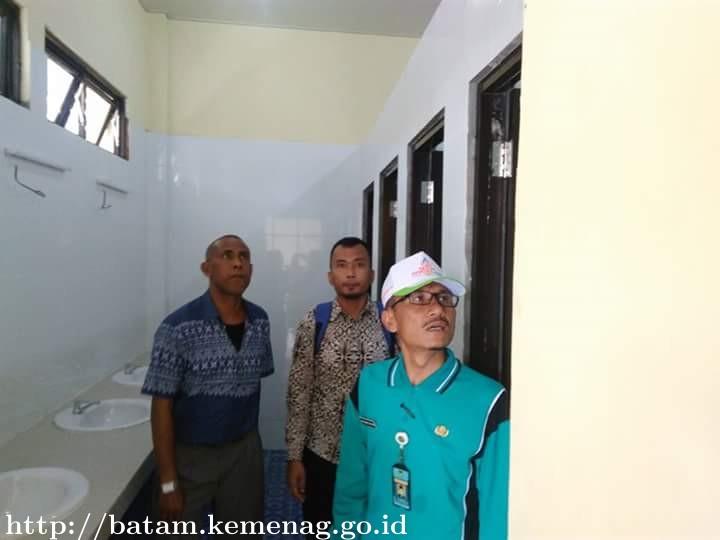 Dirham Tinjau Finishing RKB MAN IC Batam
