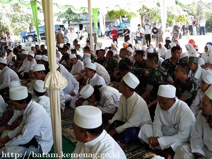 Masyarakat Antusias Ikuti Galang Berzikir Dan Sunnatan Massal Gratis