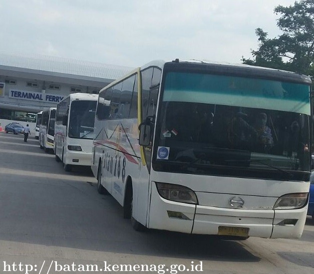 Pelabuhan Domestik Sekupang Dipadati Bus Jamaah