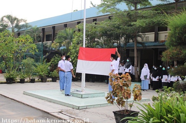 MAN Batam Kembali Laksanakan Upacara Bendera