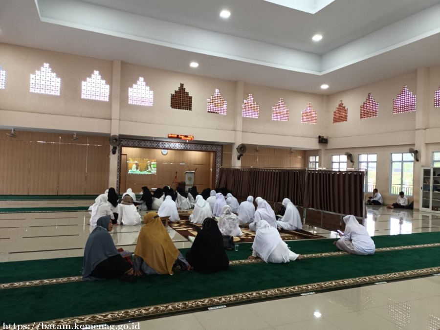 Sambut HAB Ke-76, MAN Batam Gelar Zikir dan Doa
