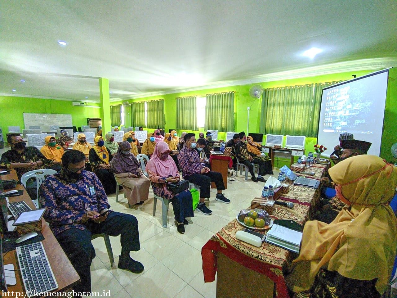 Pembinaan Guru Dan Tenaga Kependidikan MTs USB Filial MTsN 1 Batam Oleh Kabid Madrasah Kanwil kemenag Provinsi Kepulauan Riau