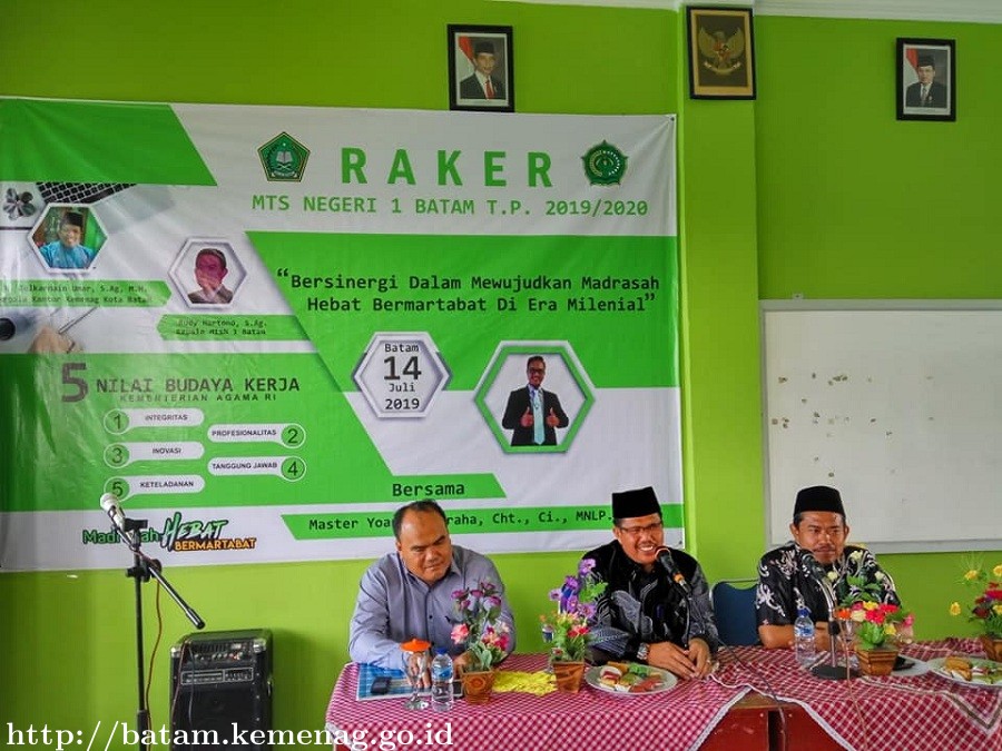 Madrasah Tsanawiyah Negeri 1 Batam Menggelar Rapat Kerja
