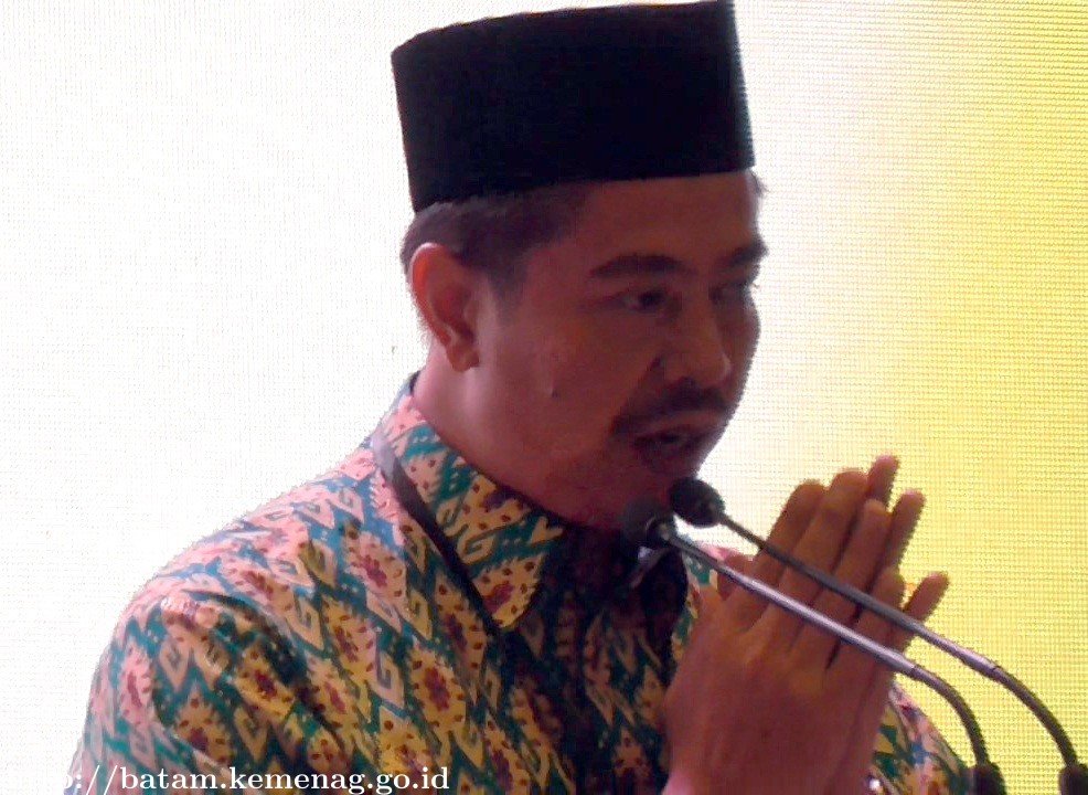 Kepala Kemenag Batam Baca Doa Depan Wakil Presiden RI
