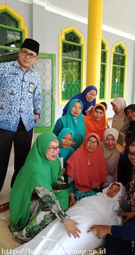 Penyuluh Agama Islam Kemenag Batam H.Syukri Ilyas Berikan Pelatihan Fardhu Kifayah