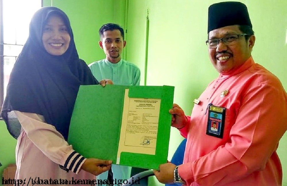 Kemenag Batam Serahkan Izin Operasional Taman Kanak Kanak Al Qur an Taman Asuh Anak Muslim