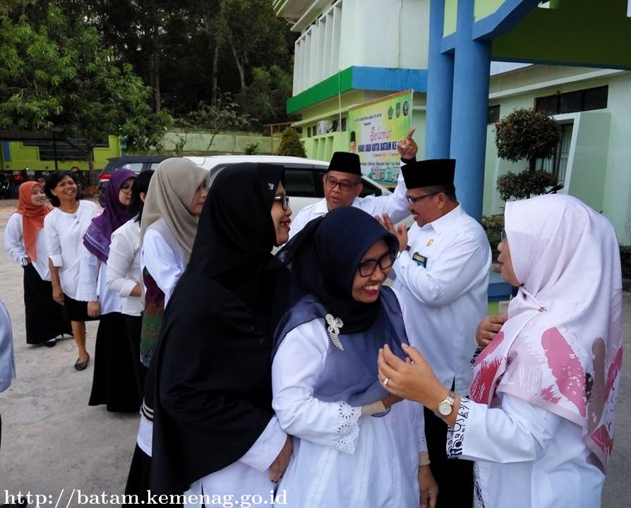 Mari Kita Bekerja Secara Kolektif Kolegial